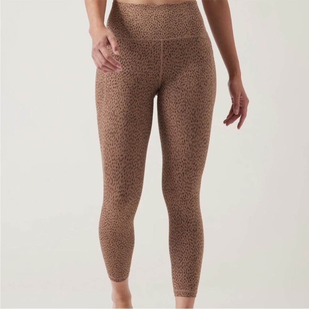 Athleta Salutation Stash Pocket 7/8 Tight Animal Print